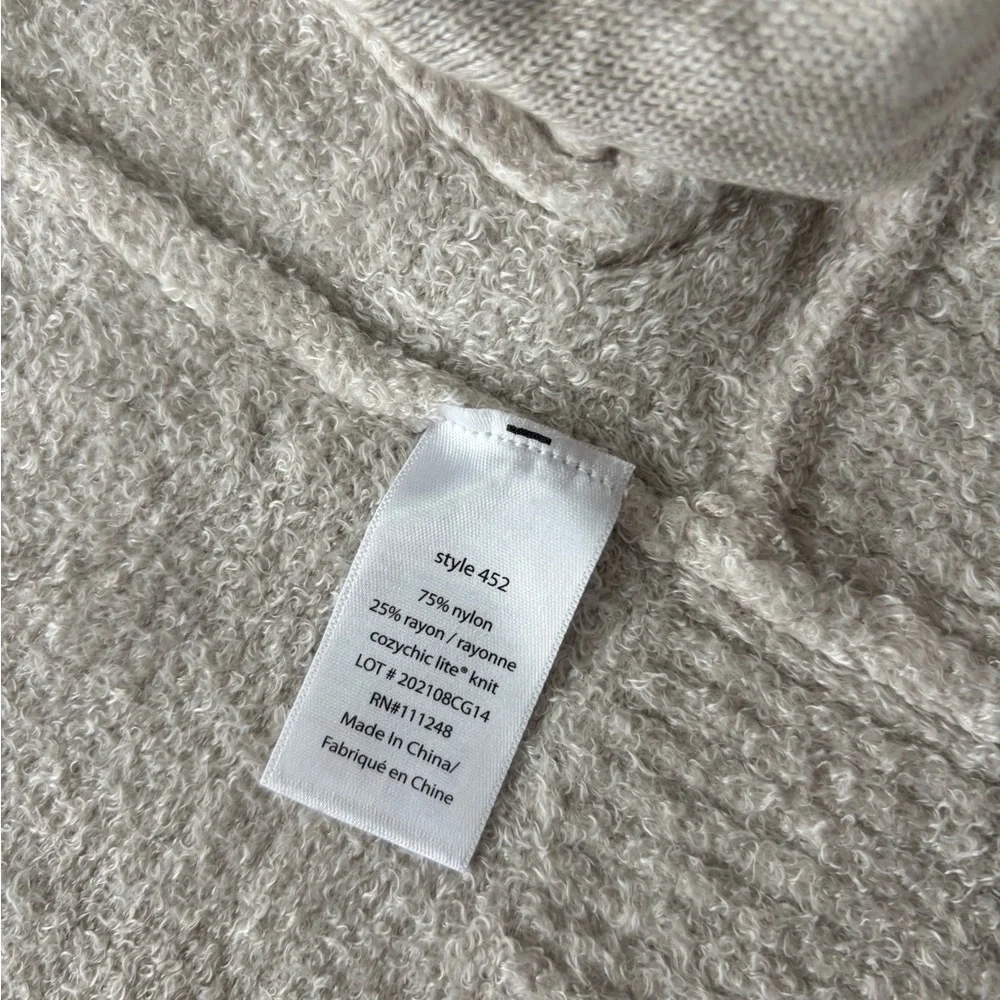 Cozy Cream Barefoot Dreams Open-Front - Picture 4 of 6